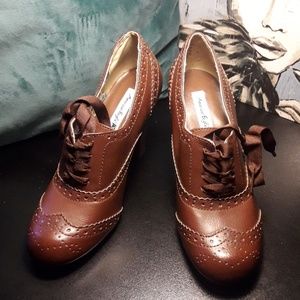 American eagle brown heeled oxfords